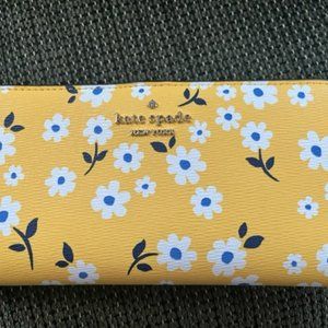 Kate spade Darcy bifold wallet